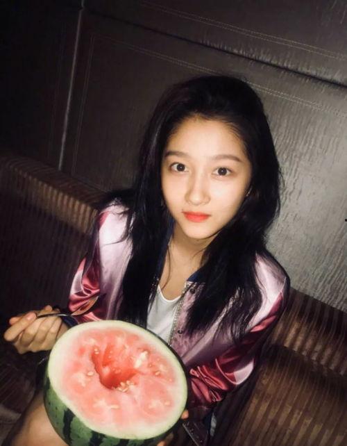 单人写真吃瓜,揭秘单人写真背后的吃瓜故事