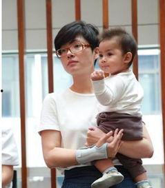 两个护士吃瓜,揭秘医疗圈幕后趣闻